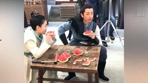 吃瓜现场拍照怎么拍视频,如何用手机拍出精彩吃瓜视频